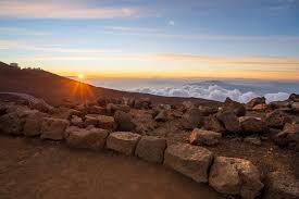 4 Reasons Why Sunset At Haleakala National Park Beats Sunrise (+ Tips For  Seeing A Spectacular Sunset!) - Uprooted Traveler