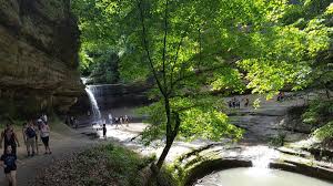 Stunning Snowy Weather Must-See Stops In Starved Rock State Park In Illinois  | Uncategorized